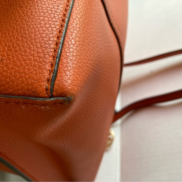 Tory Burch perry triple compartment tote color: canyon orange/ green - Picture 7 of 16